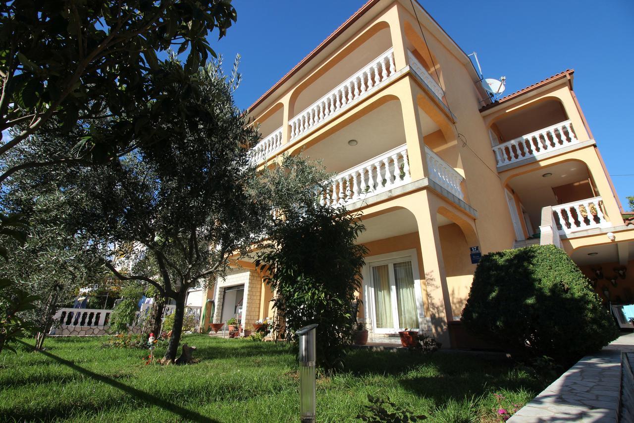 Apartments Vukic Crikvenica Oda fotoğraf